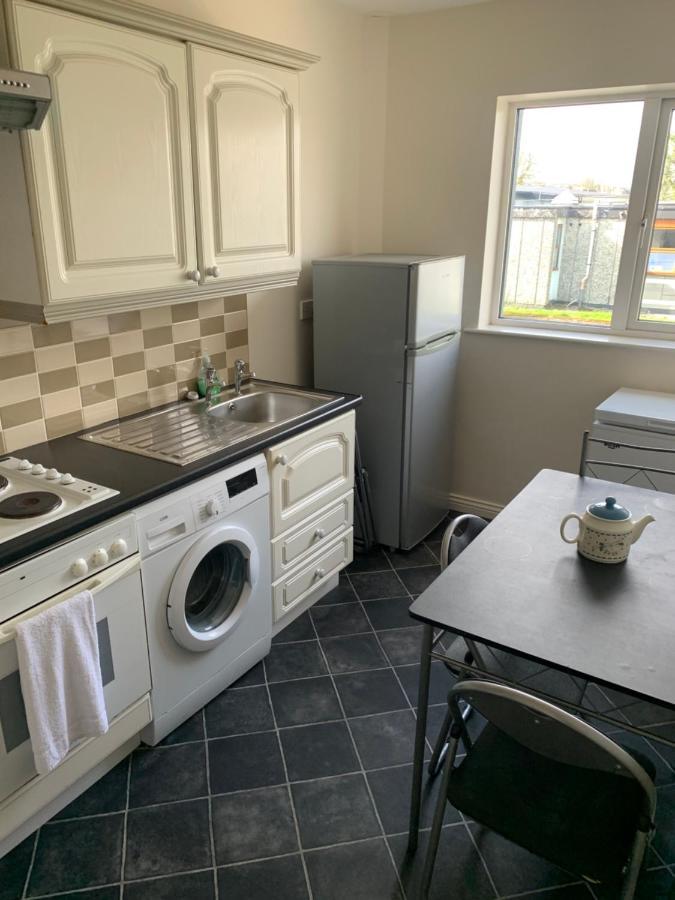 Newcastle Townhouse Apartment Galway Exterior foto
